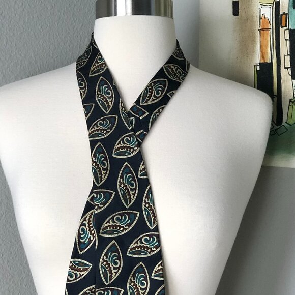 Vintage John Weitz Silk Necktie - Old Money - Picture 3 of 6